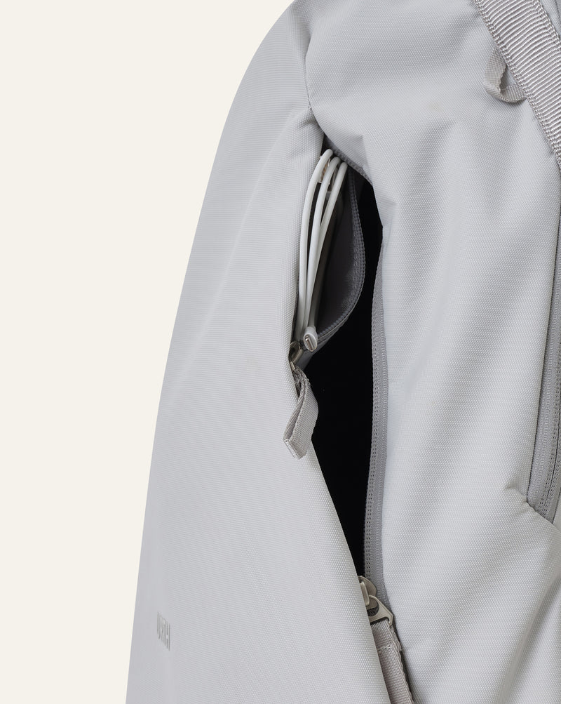 Urth Norite 24L Modular Camera Backpack | Urth EU